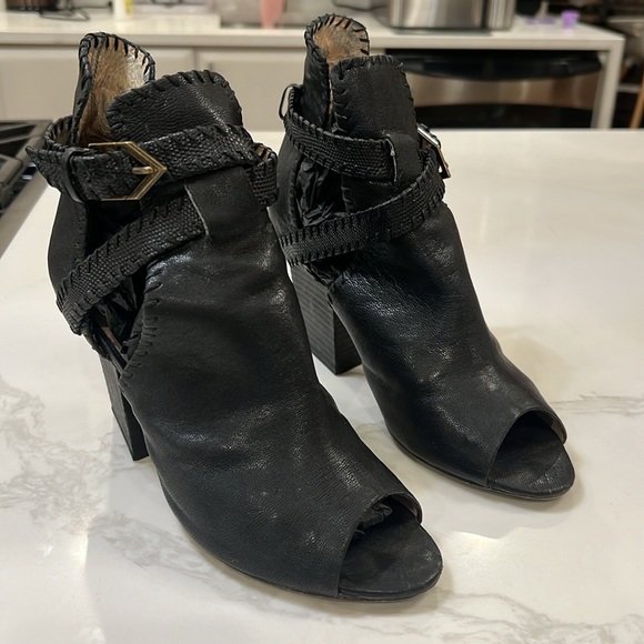 House of Harlow 1960 black leather open toe booties - Picture 2 of 14